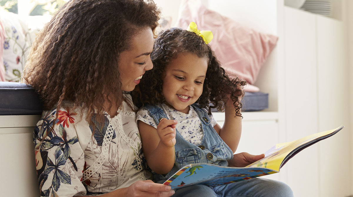 Pourquoi les enfants aiment-ils entendre les mêmes histoires